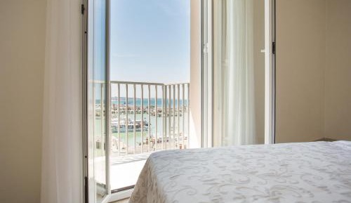 Triple Room with Sea View
