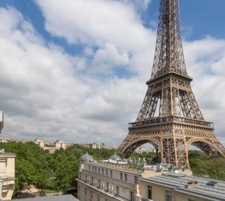 Four-Bedroom Penthouse - Eiffel Tower