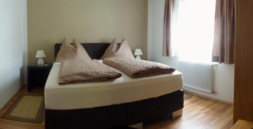 One-Bedroom Apartment with Balcony