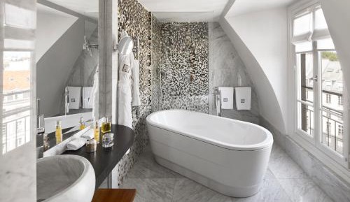 Junior Suite with Free Bottle of Champagne