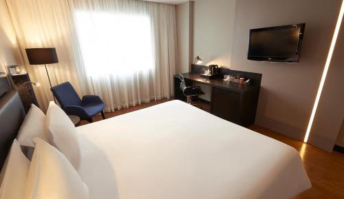 Executive Room with Queen Bed