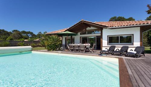 Three Rooms two-Bedroom Villa (4-6 Adults)