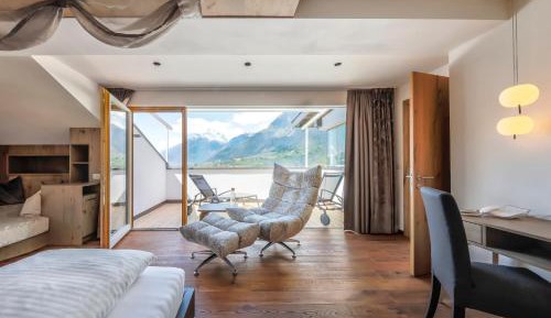 Deluxe Suite with Spa Bath