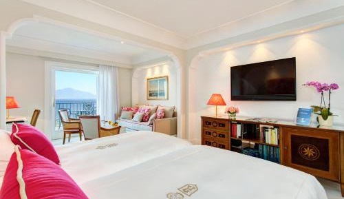 Royal Junior Suite Sea View Terrace with Spa Bath