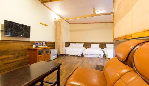 Deluxe Family Room