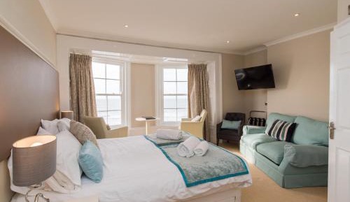 Deluxe Family Room