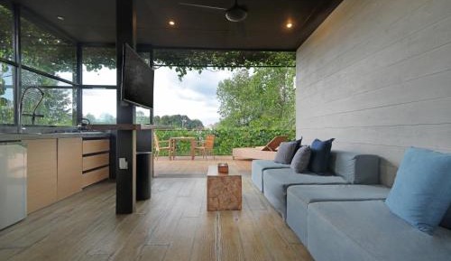 Apartment with Balcony