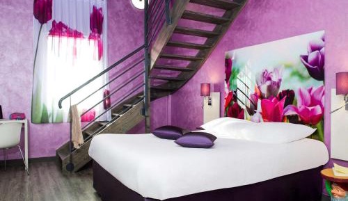 Standard Family Suite with One Double Bed and Twin Beds