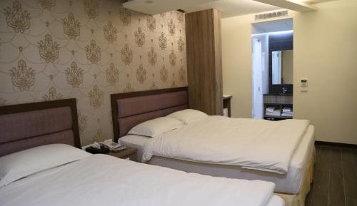 Classic Quadruple Room