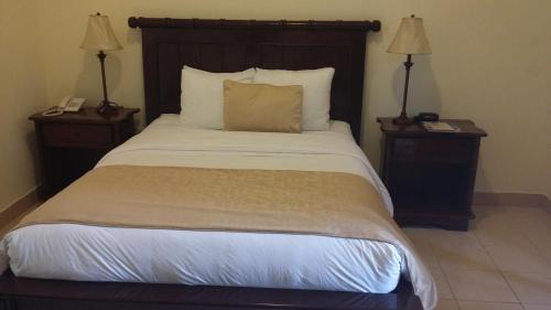 Standard Queen Room