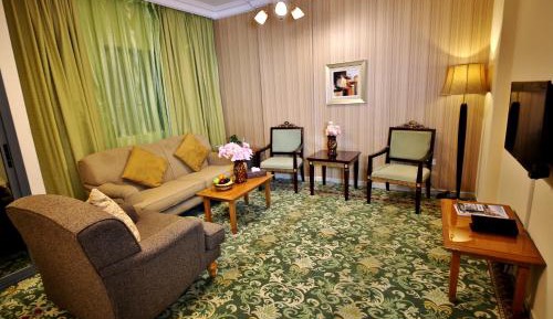 One-Bedroom Apartment - Twin Beds