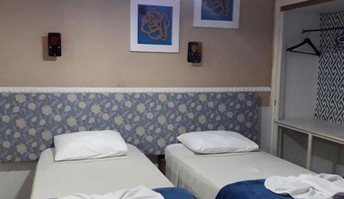 Standard Quadruple Room with Air-Conditioning