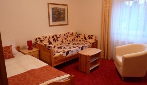 Single Room with Shared Bathroom