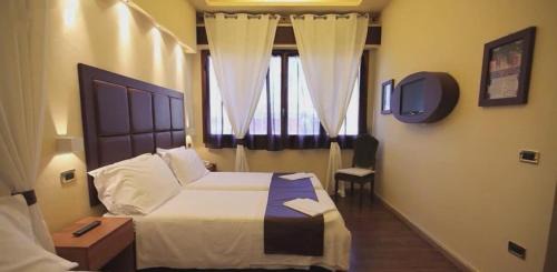 Double Room (1 Adult)