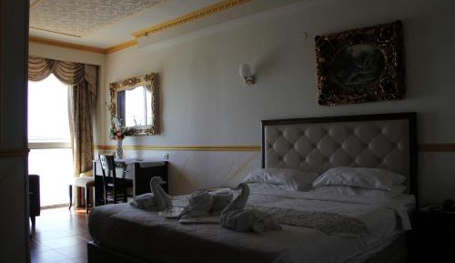 Deluxe Suite with Sea View
