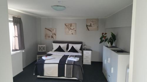 Double or Twin Room with Shared Bathroom