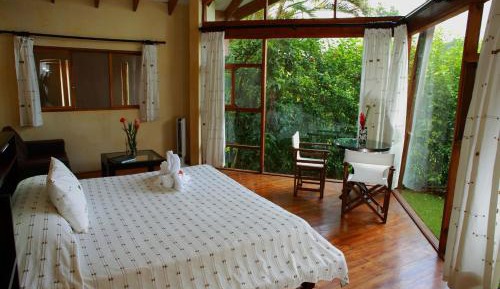 Bungalow with Patio