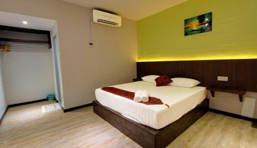 Deluxe King Room