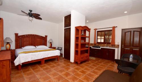 King Studio with Sofa Bed
