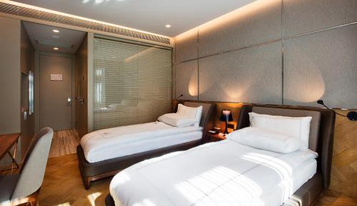 Deluxe Room Twin Bed