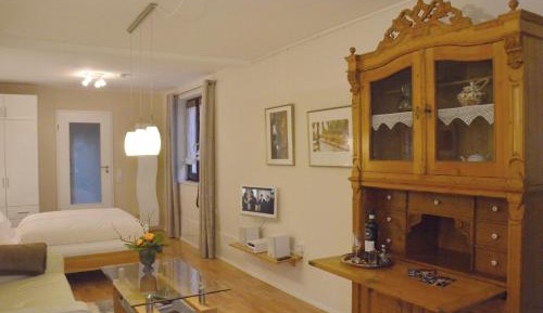 One-Bedroom Apartment with Terrace - Leopold