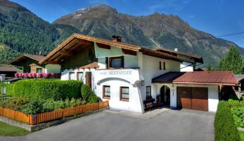 Three-Bedroom Apartment with Garden House
