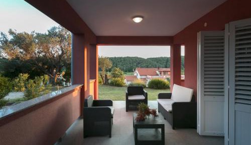 Apartment with Garden View