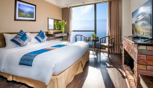 Deluxe Double or Twin Room with Mountain View
