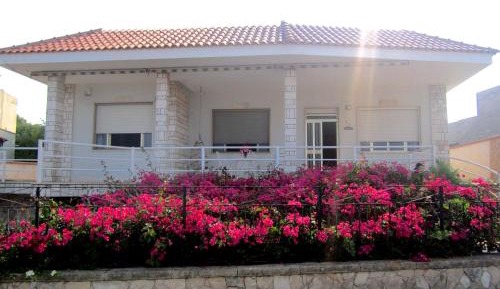Villa - Beach Front