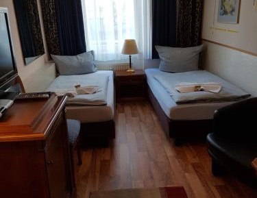 Twin Room with Shared Bathroom