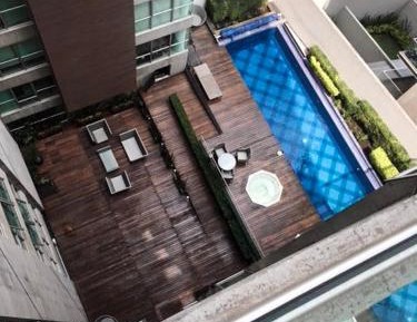 Apartment with Pool View 