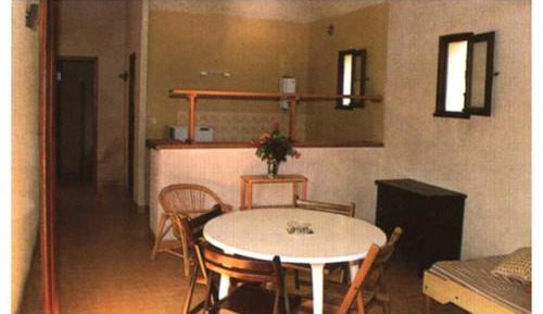 One-Bedroom House (4 Adults)