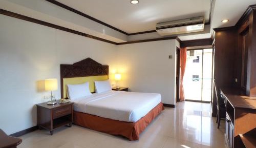 Deluxe Double or Twin Room