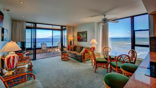 Corner One-Bedroom Apartment with Balcony and Oceanfront View