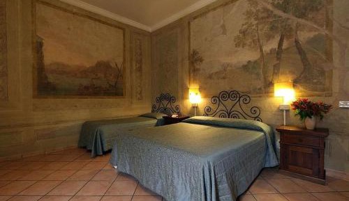 Triple Room With Private Shower and Shared Toilet