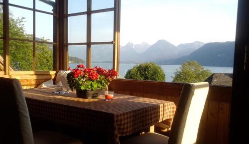 Big Apartment with Lake View