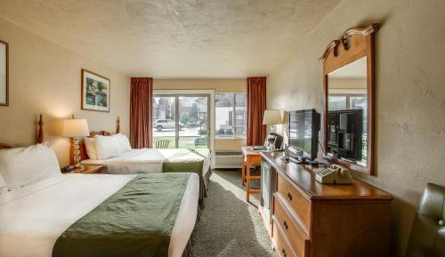 Queen Room with Two Queen Beds - Not Pet Friendly (No Pets)