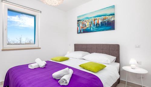 One-Bedroom Apartment with Terrace
