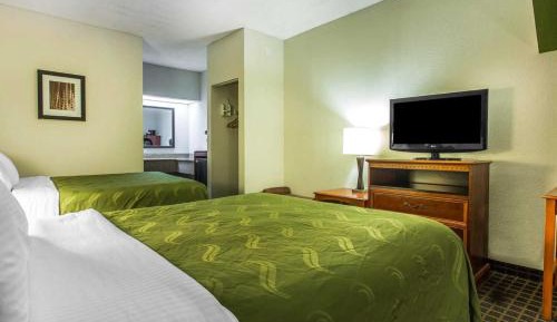 Queen Room with Two Queen Beds - Smoking