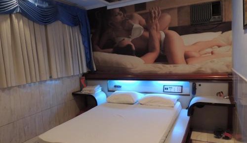 Suite with Hot Tub