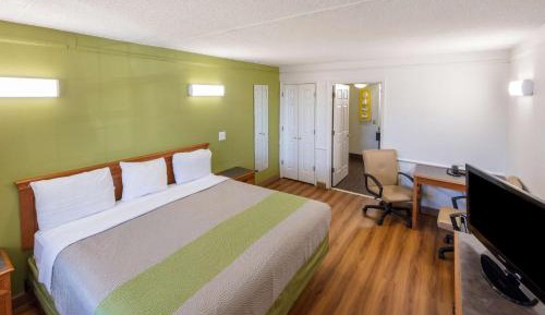 King Room - Disability Access - Non-Smoking
