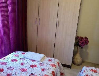 One-Bedroom Apartment with Balcony (3 Adults)