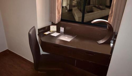 Deluxe Queen Suite