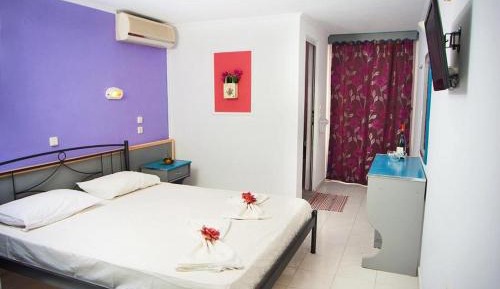Studio (2 Adults)