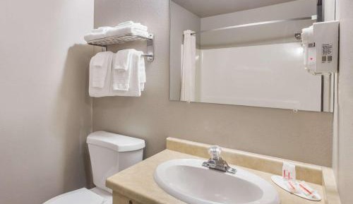 Queen Room - Disability Access/Non-Smoking