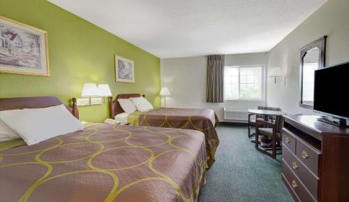 Queen Room with Two Queen Beds - Non-Smoking