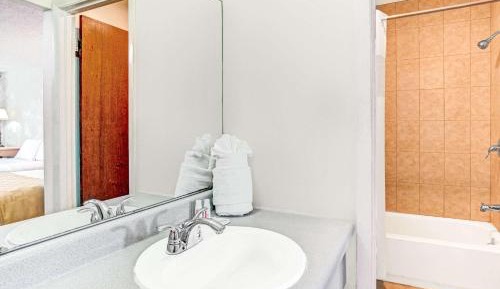 Queen Room with Two Queen Beds - Disability Access
