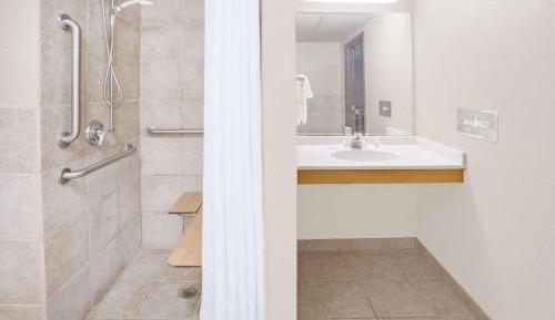 King Room - Disability Access - Non-Smoking