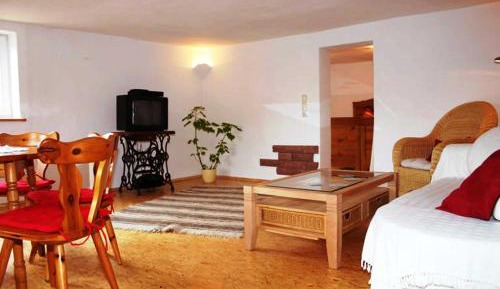 Two-Bedroom Apartment with Shower 