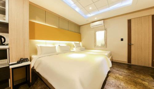 Standard Twin Room with Sea View